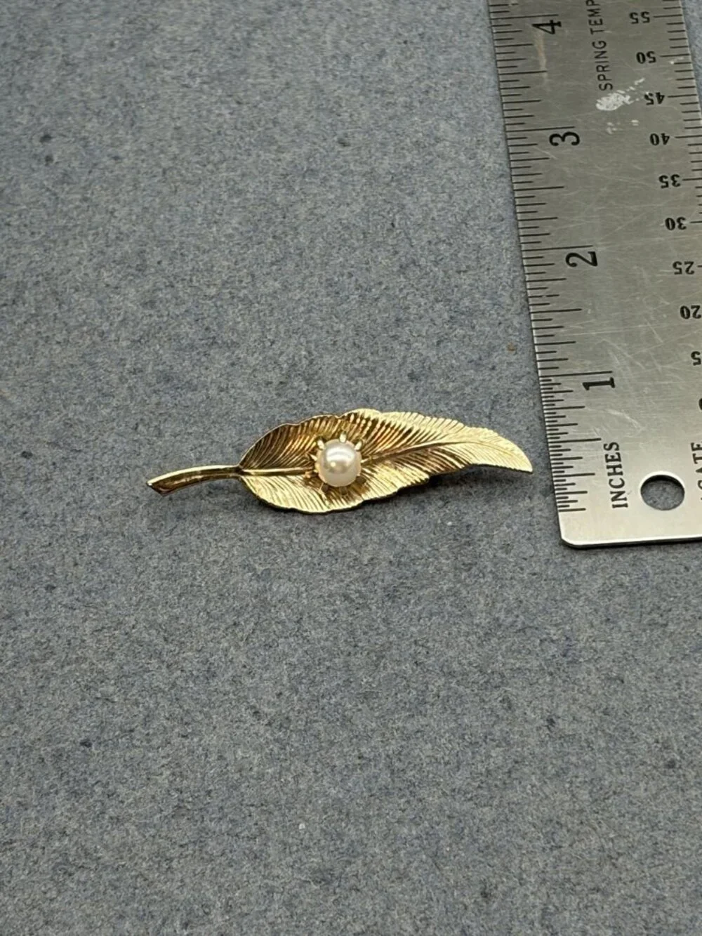 Leaf Feather Brooch 2.25 In Shell Pearl Accent Gold Elegant Vintage Retro Glam
